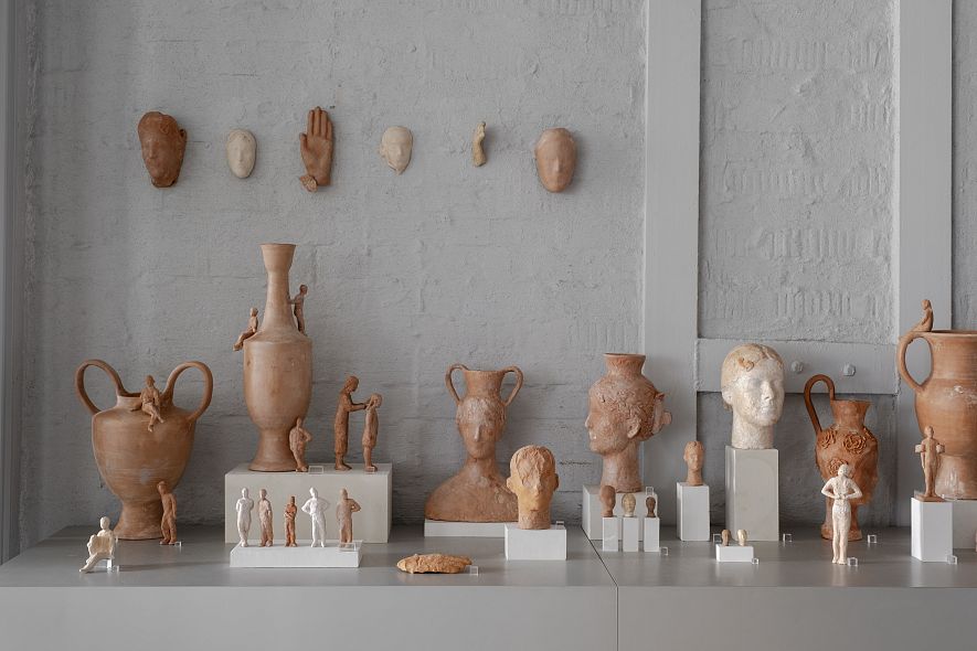 «Тем временем»: персональная выставка Нади Лихогруд