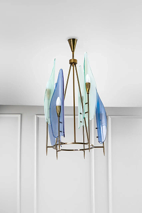 Люстра с шестью лампами