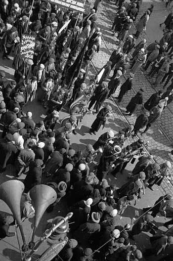 Оркестр на демонстрации