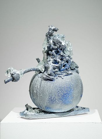 Скульптура с цветком 3